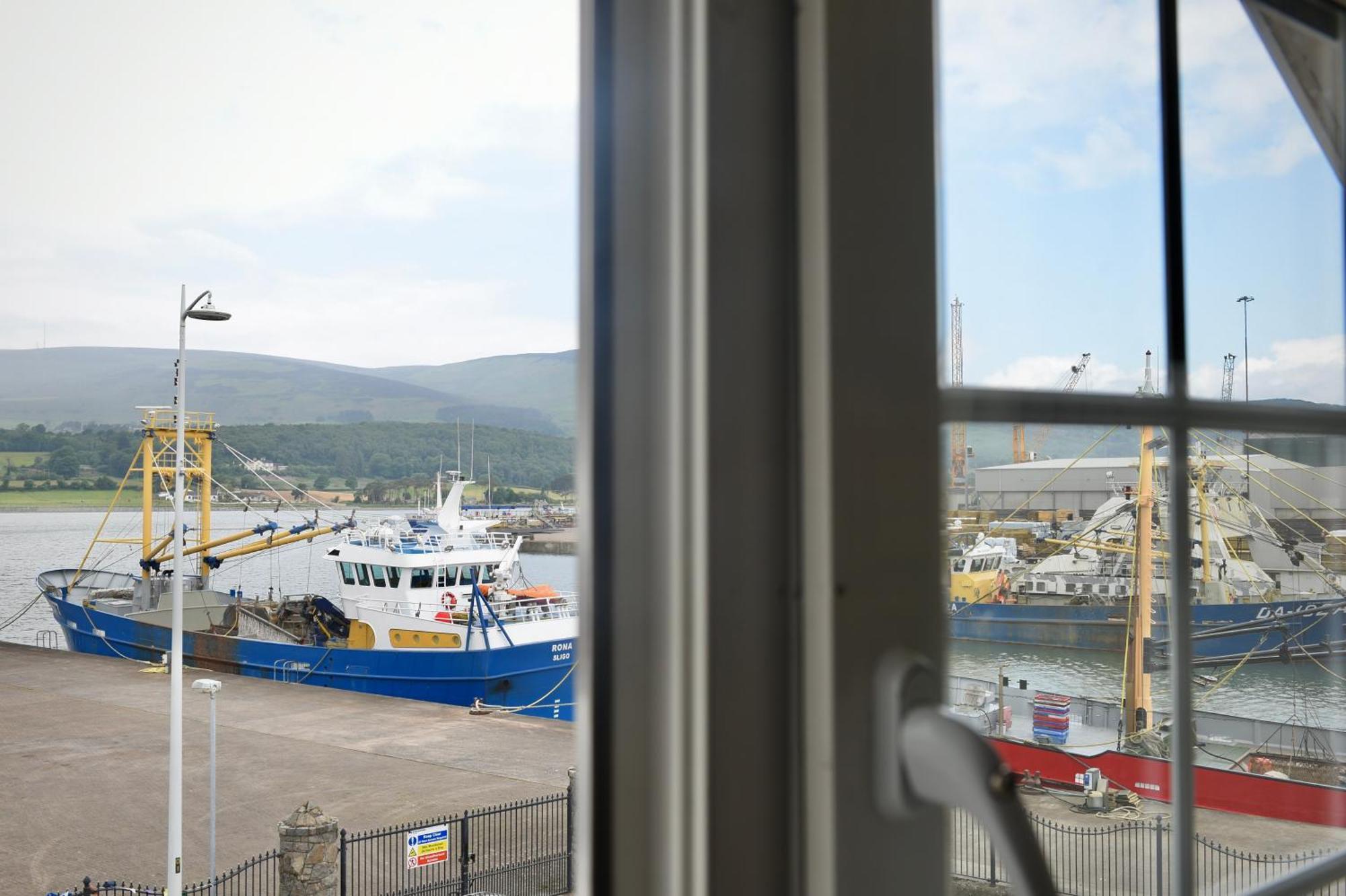 The Lough & Quay Accommodation Town Centre Warrenpoint Dış mekan fotoğraf
