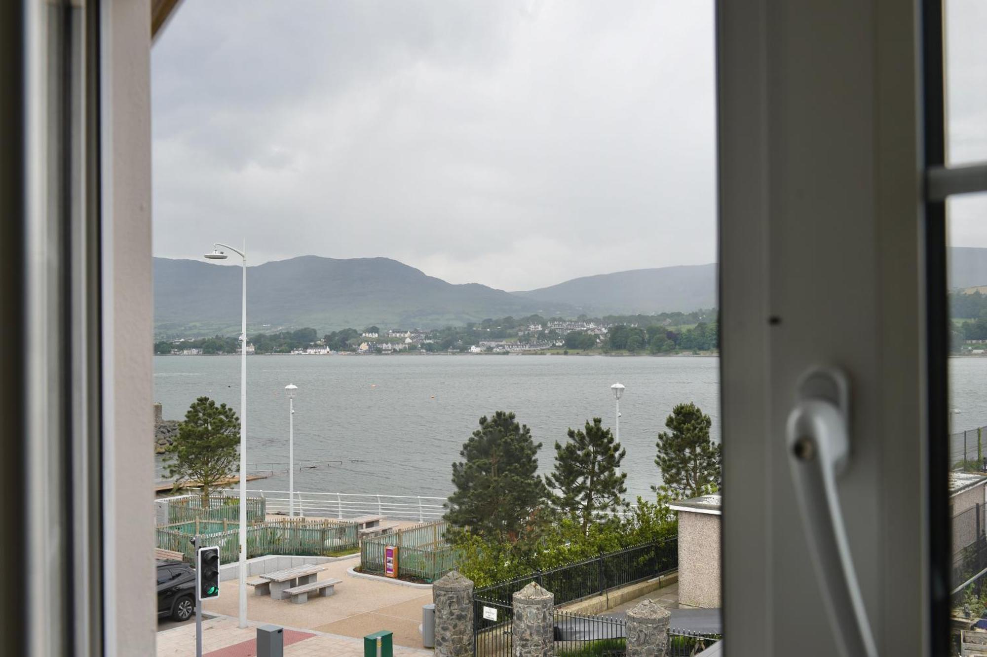 The Lough & Quay Accommodation Town Centre Warrenpoint Dış mekan fotoğraf